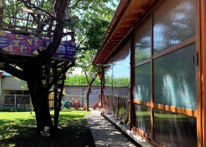 роден край Homeland 3* Sopot